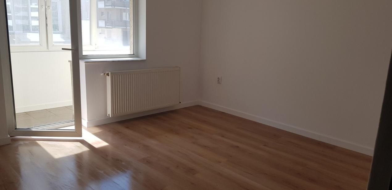 Aparatment cu 3 camere ,etaj intermediar, zona Eroilor – fotografia 3 din 9
