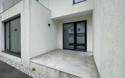 Duplex 4 camere central - Mosnita Veche
