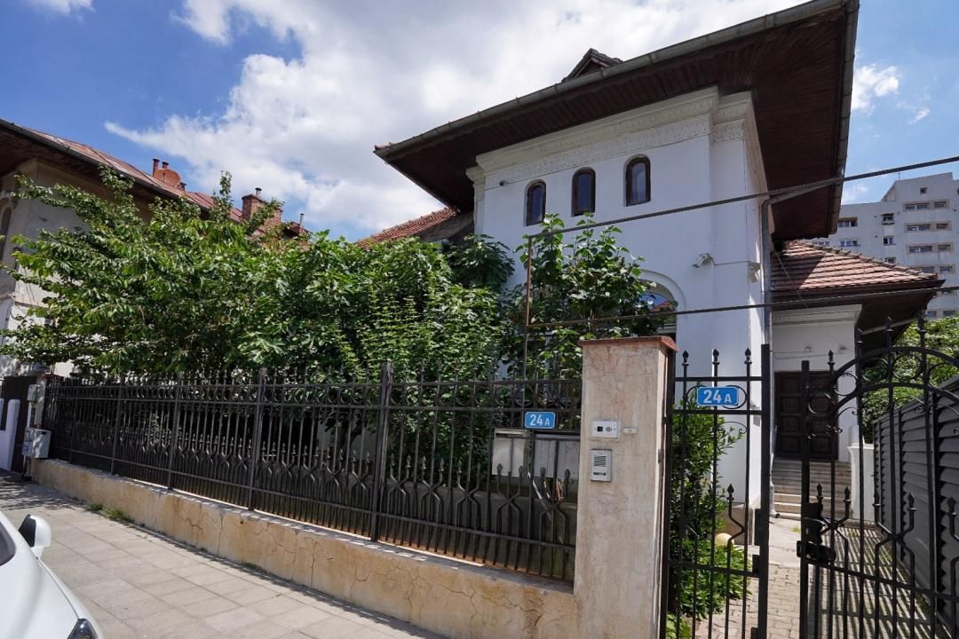 Dorobanți - Capitale | Detached Villa | Private Courtyard – fotografia 1 din 24