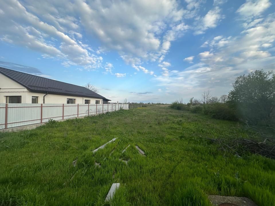 Teren intravilan 1.997 mp – Poziție excelentă la intrare în Pietroasa – fotografia 1 din 4