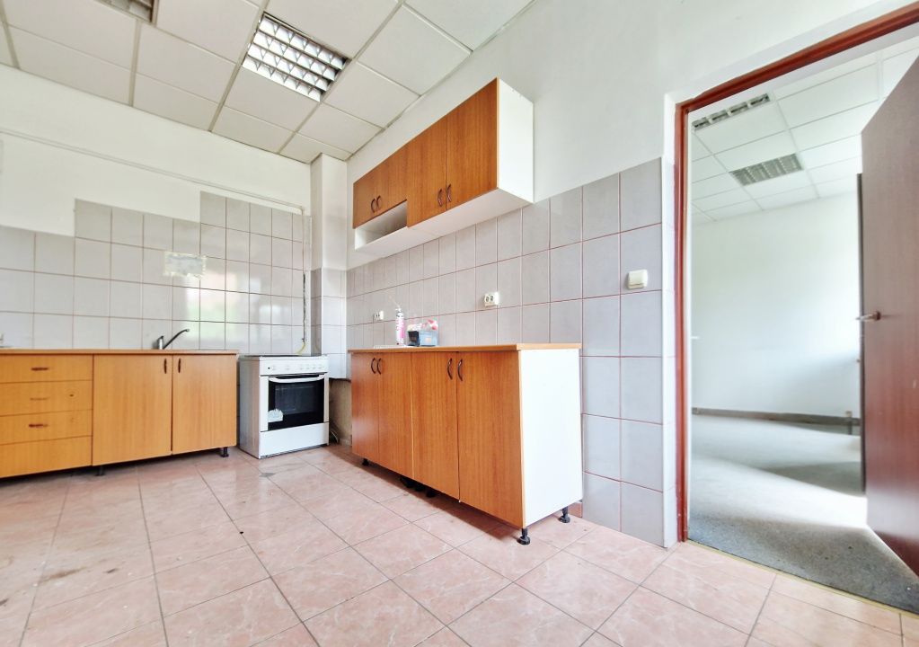 Casa pentru birouri, curte generoasa si 10 parcari zona Paris – fotografia 15 din 22