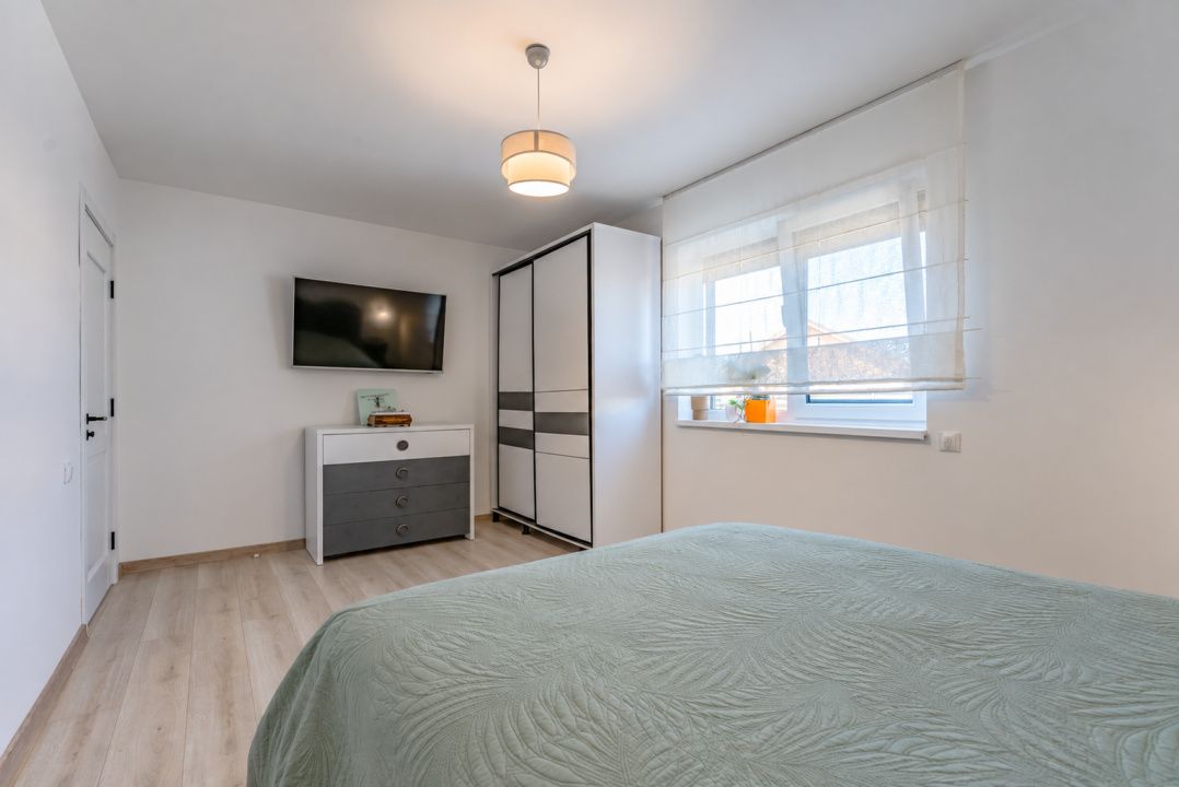 Casa in Harman, cu 4 dormitoare, terasa generoasa si teren de 652 mp – fotografia 21 din 39