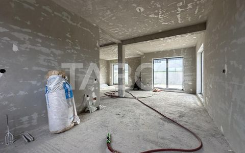 Casa individuala cuplata prin garaj cu teren de 492 de vanzare Dezmir