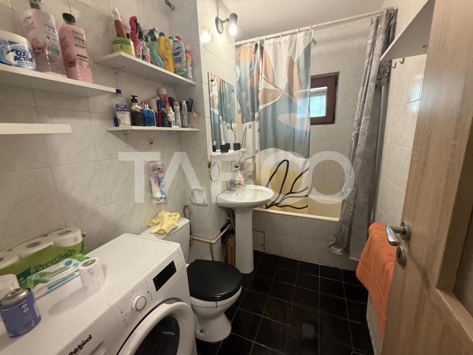 Apartament decomandat 80 mpu 3 camere 2 bai etaj 2 zona 1 Decembrie – fotografia 9 din 11