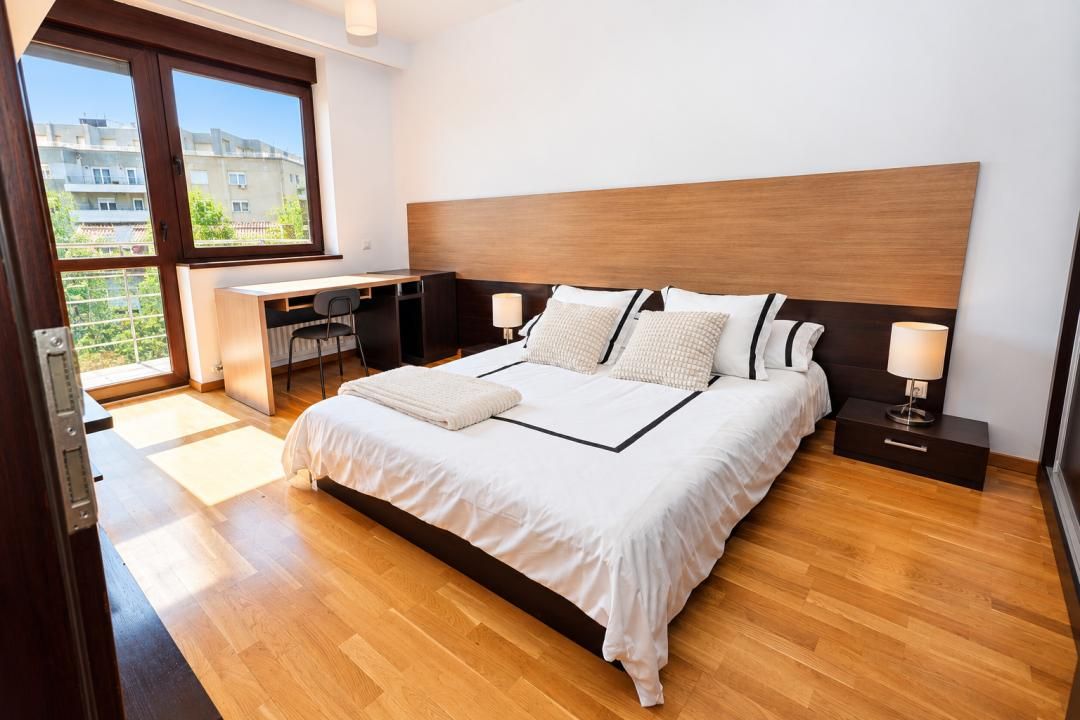 DUPLEX ÎN HERĂSTRĂU | 5 CAMERE | OFFICE | 3 BĂI | 4 BALCOANE | PARCARE 3 MAȘINI – fotografia 9 din 24
