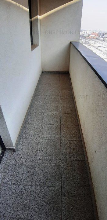  – fotografia 10 din 12
