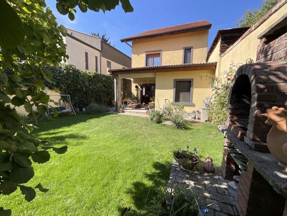 Vila Damaroaia – Spațiu, confort și locație perfectă – fotografia 1 din 22