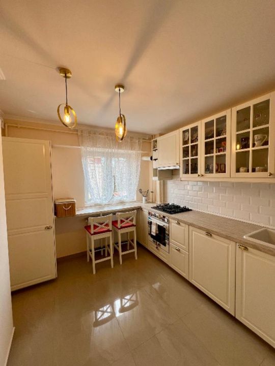 Apartament 3 camere modern || Centrala proprie ||  Garaj – fotografia 3 din 12