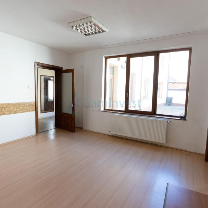 Cladire de inchiriat in Oradea, 382 mp cu 3 nivele, multifunctionala – fotografia 22 din 29