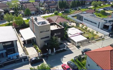 Vilă de vânzare cu piscina și ieșire la lac în orașul Pantelimon