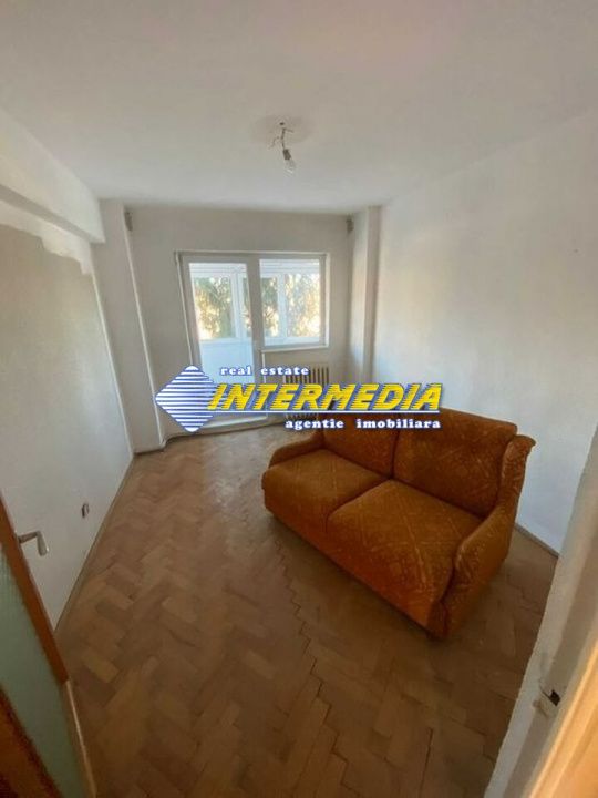 APARTAMENT 3 CAMERE I DECOMANDAT I CETATE I 75 MP I ZONA MERCUR I – fotografia 3 din 8