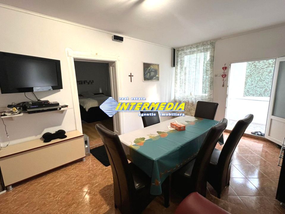 Casa Renovata 4 camere cu Teren intravilan 1650 mp CENTRU Ultracentral Alba Mall – fotografia 2 din 8