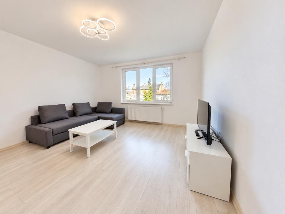 Închiriere apartament cu 2 camere, renovat si spatios - Strada Lungă – fotografia 3 din 12