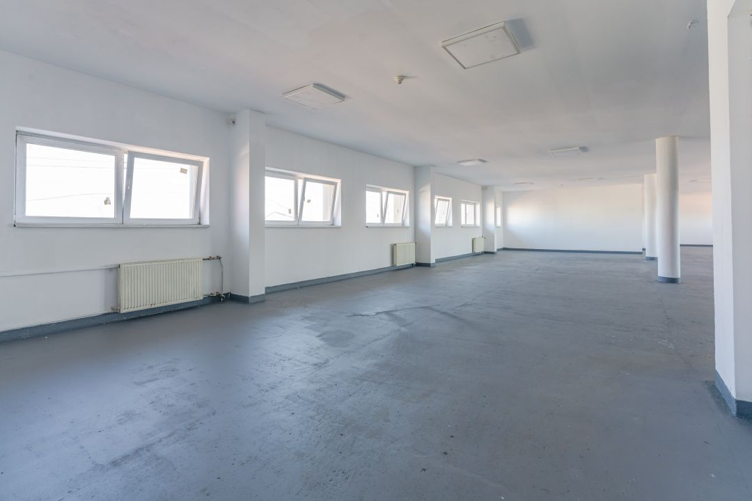 Hală 664 mp cu showroom, lift marfă și 15 parcări Brașov – fotografia 3 din 22