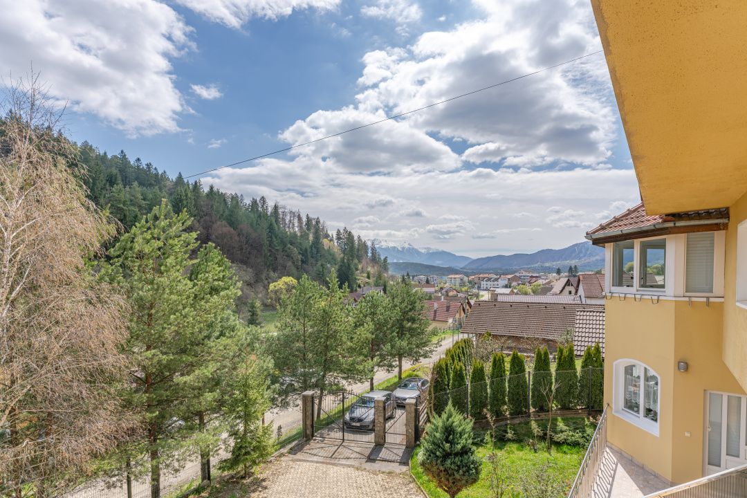 Vilă tip duplex în mijlocul naturii | 6 camere | Garaj, terasă și 5 dormitoare – fotografia 1 din 17