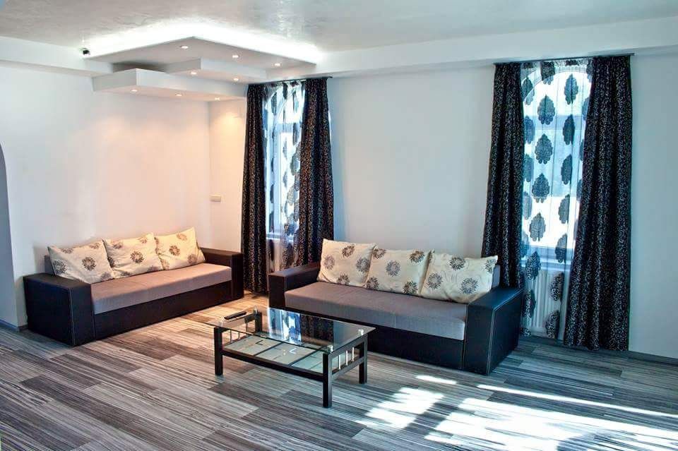 Pensiune cu 10 camere in Mamaia-Sat, zona LIDL . Oportunitate de investitie – fotografia 9 din 29