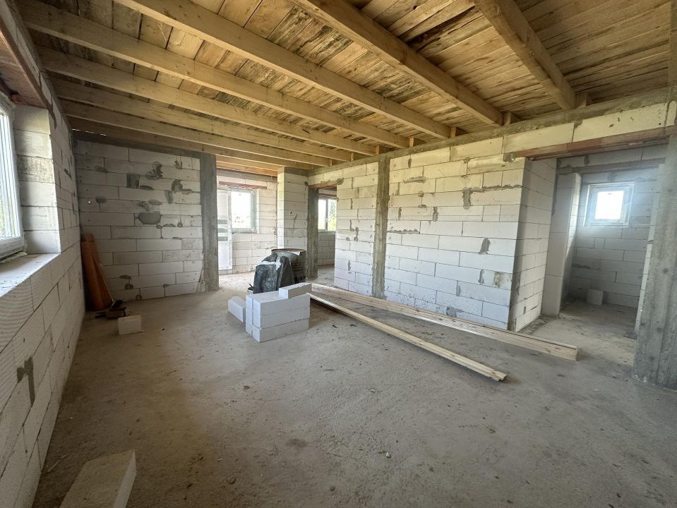 Casa in Rosu Teren 570 mp sau 1134 mp Terasa mare imprejmuit Barabant Alba – fotografia 8 din 21