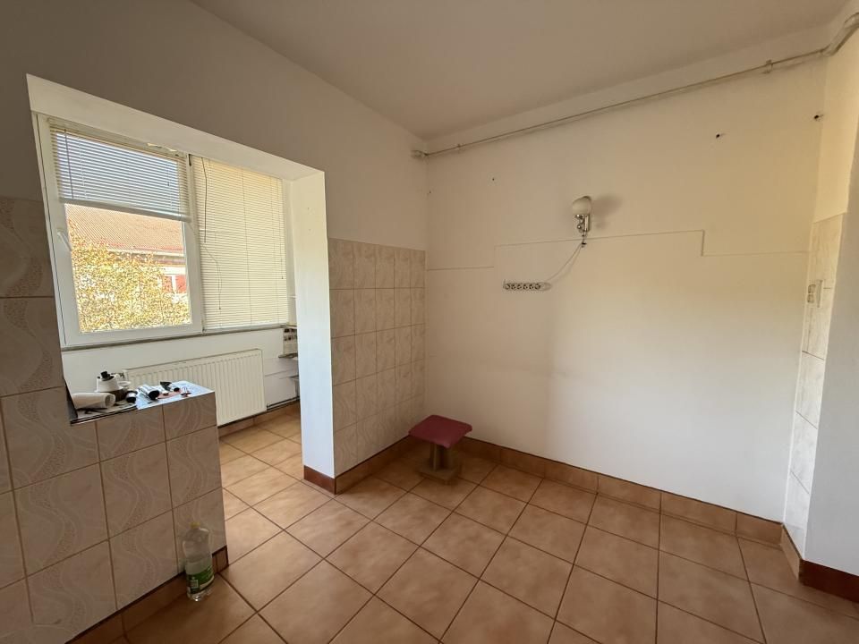 Apartament cu 3 camere, decomandat, 2 balcoane - Soarelui – fotografia 4 din 11