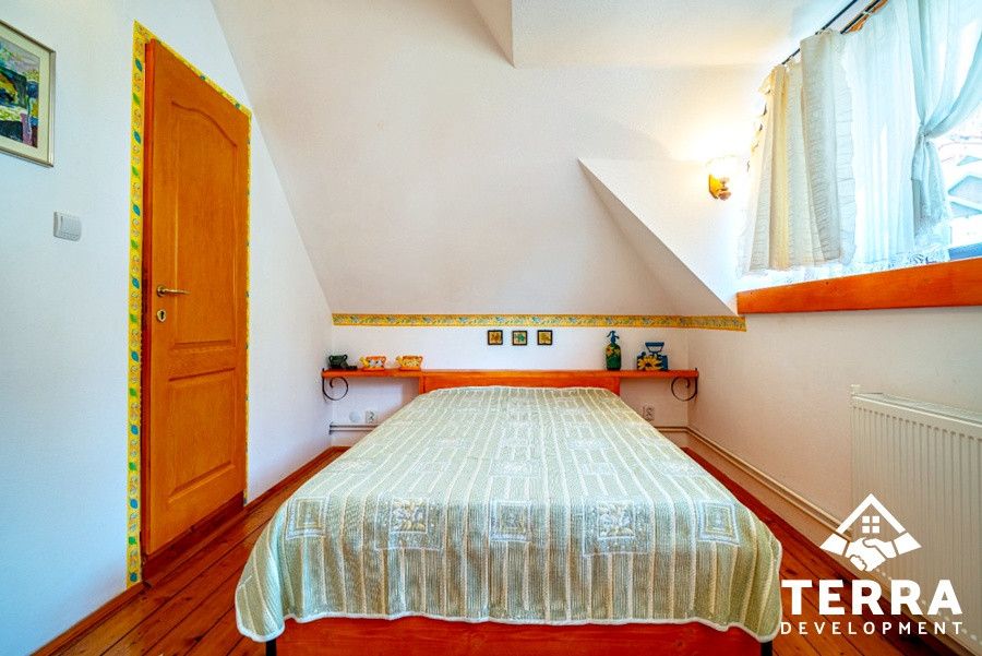 Apartament spectaculos de 5 camere în Sinaia cu priveliște de vis către munte – fotografia 18 din 25