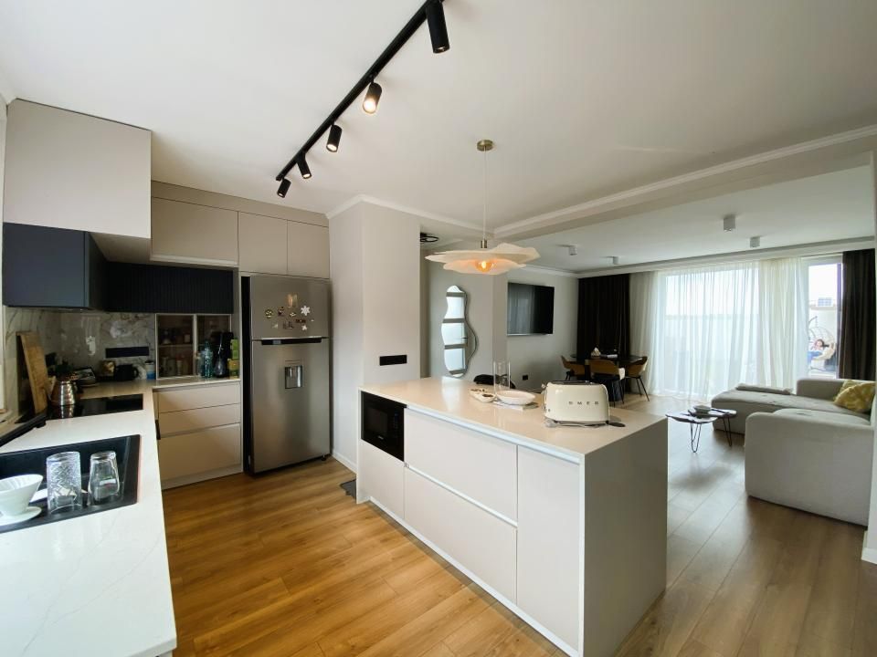 Duplex cu 4 camere 2 bai si curte libera 200 mp in Cisnadie – fotografia 14 din 19