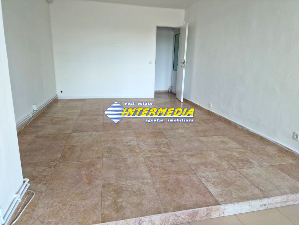 Spatiu comercial 42 mp. de inchiriat Cetate Alba Iulia finisat si contorizat – fotografia 3 din 5