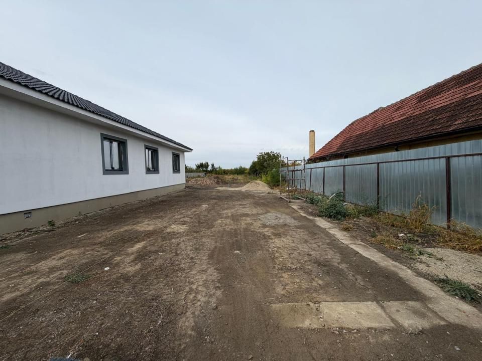 Casa Individuala | Parter | Toate utilitatile | Curte generoasa | Zona excelenta – fotografia 11 din 16