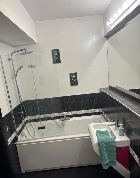 Apartament 3 camere de inchiriat | Vedere la mare | Plaja Reyna – fotografia 4 din 7