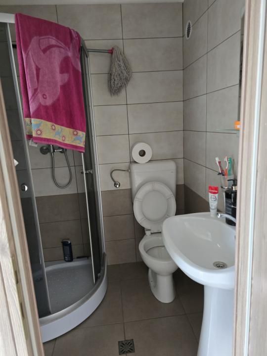 Apartament 4 camere, 3 băi, complet renovat, etaj 2, balcon, sub prețul pieței – fotografia 5 din 9