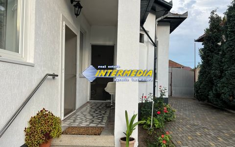 Casa Renovata 4 camere cu Teren intravilan 1650 mp CENTRU Ultracentral Alba Mall