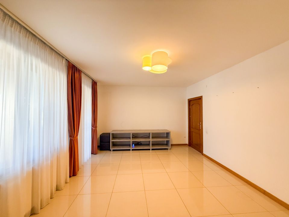Casă elegantă, 203 mp utili + 500 mp teren - Pictor Brana, Şelimbăr, Sibiu – fotografia 17 din 28