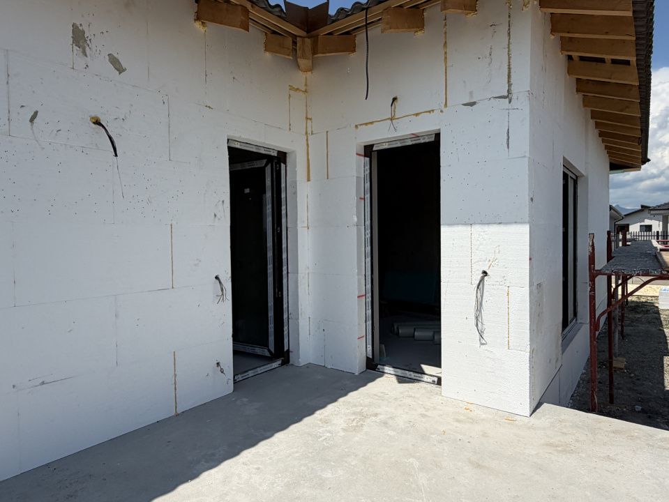 Casa Noua Alba Micesti 4 Camere 2 bai Terasa curte 400mp Teren Finisata la cheie – fotografia 4 din 15