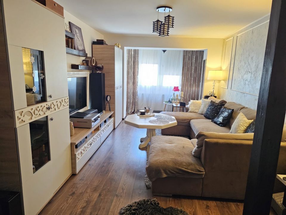 Apartament 3 camere CETATE Bulevard Etaj 3 Renovat Total Mobilat Beci Parcare – fotografia 15 din 22