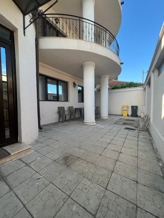 Vila impresionanta P+3, Bulevardul Mamaia, zona Tomis II – fotografia 8 din 12