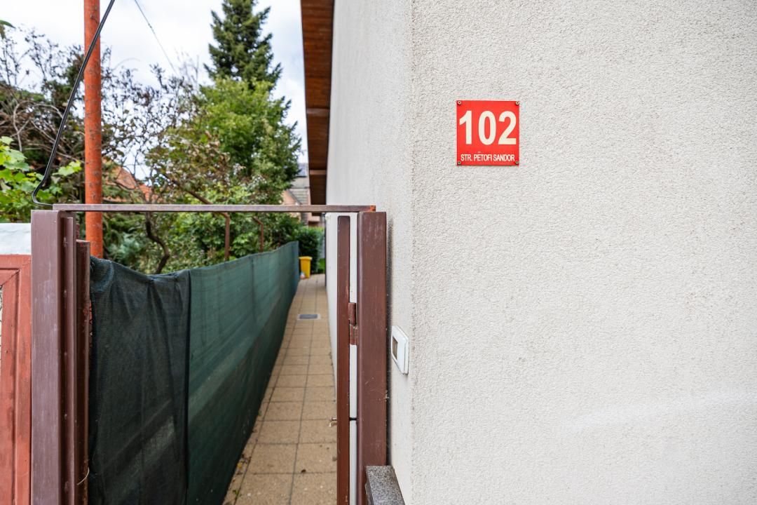 Casa parter, renovata, mobilata, gradina amenajata, str Petofi Sandor-Dumbravita – fotografia 30 din 40
