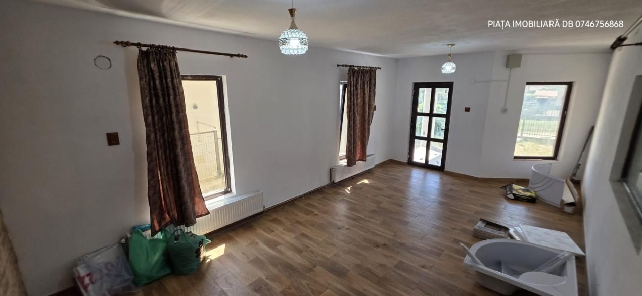Vilă P+2 cu Spațiu Comercial și Teren 1000 mp – Răzvad, Dâmbovița – fotografia 8 din 17
