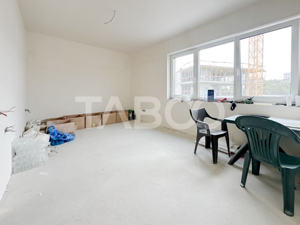 Apartament cu 3 camere semifinisat bloc nou de vanzare in Centru – fotografia 3 din 7