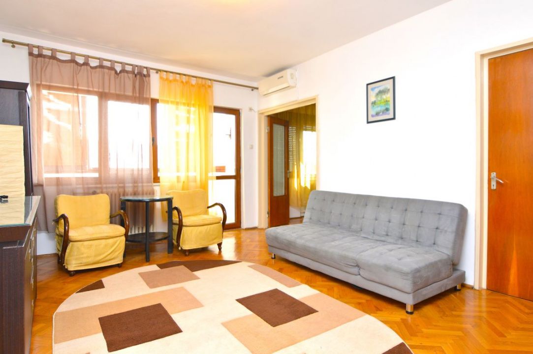 INCHIRIERE APARTAMENT 3 CAMERE UNIRII – TRAIAN – fotografia 2 din 25