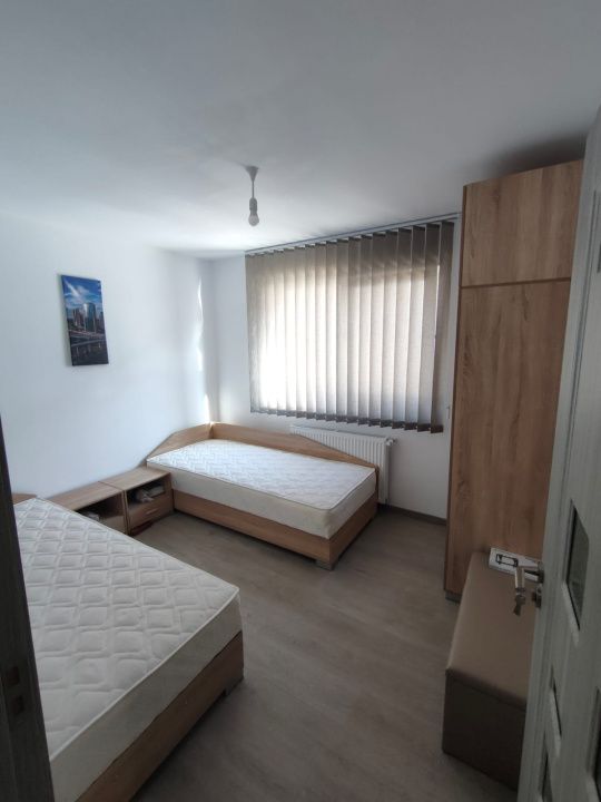 Clădire multifuncțională de vânzare – 24 locuinte, curte, randament ridicat – fotografia 8 din 28