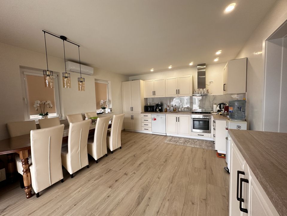 Casa Finisata 6 camere 681 mp.Teren Micesti Renovata Modern Curte Gard Utiliati – fotografia 59 din 68