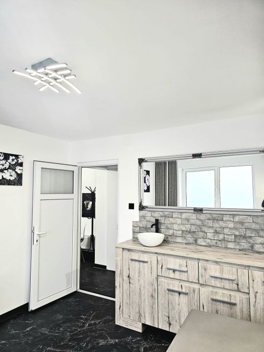 SPATIU COMERCIAL I 60 MP I CETATEI FINISAT COMPLET I DE VANZARE I – fotografia 7 din 7