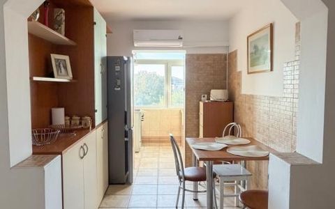 Apartament decomandat, 2 camere, 50 mp, centrală proprie | Kiriac