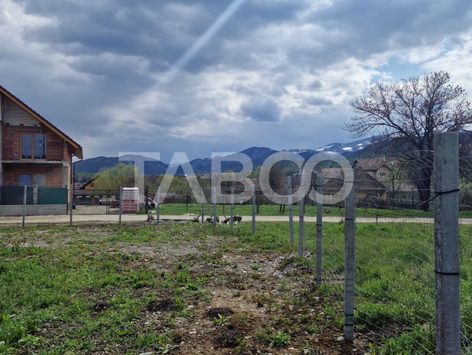 Teren intravilan cu utilitati 464 mp front 27 ml pentru casa Talmaciu – fotografia 5 din 6