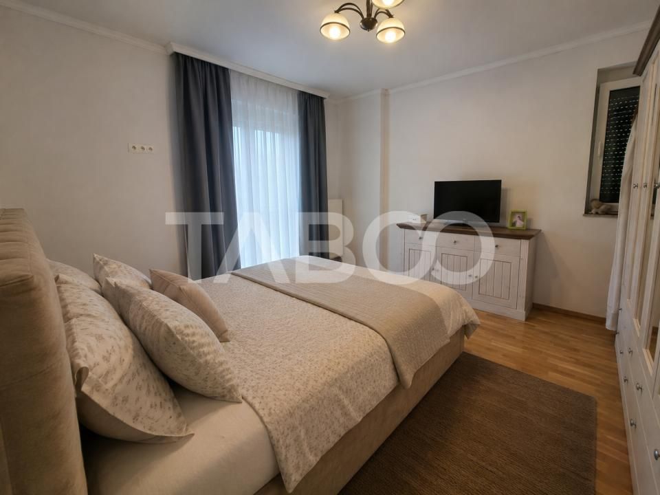 Apartament de vanzare 4 camere balcon boxa lift bloc nou zona Centrala – fotografia 2 din 20