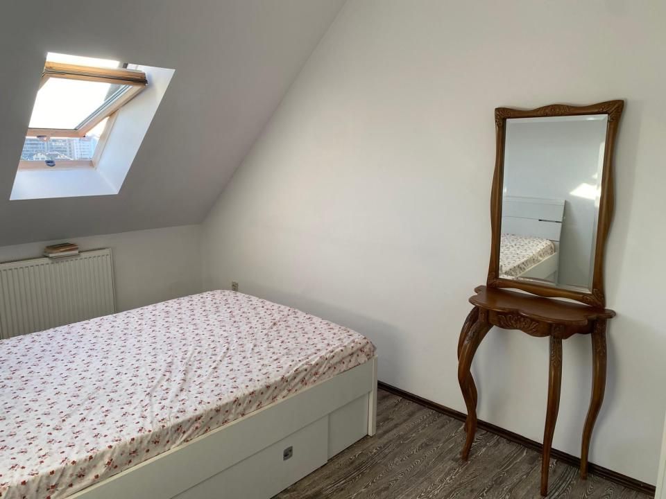 Apartament la mansarda zona centrala – fotografia 6 din 15