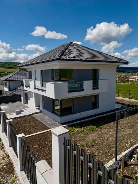 Casa unifamiliala 140mpu cu garaj la intrare in Chinteni – fotografia 2 din 22
