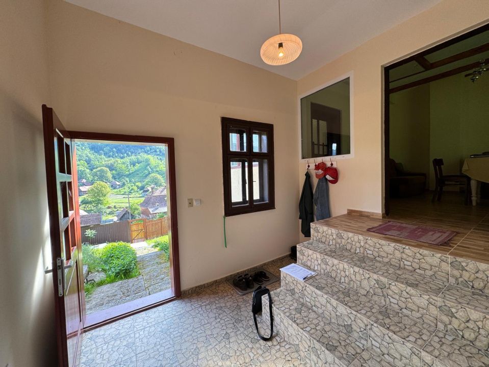 Ofertă de vânzare casă cu 5 camere + teren 4500 mp., Ocoliș – fotografia 2 din 12