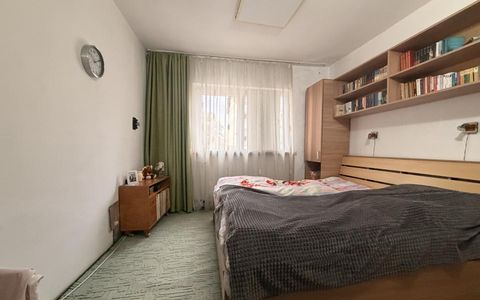Apartament 3 camere, 72 mp utili, etaj 2, boxa înscrisă in CF - Soarelui