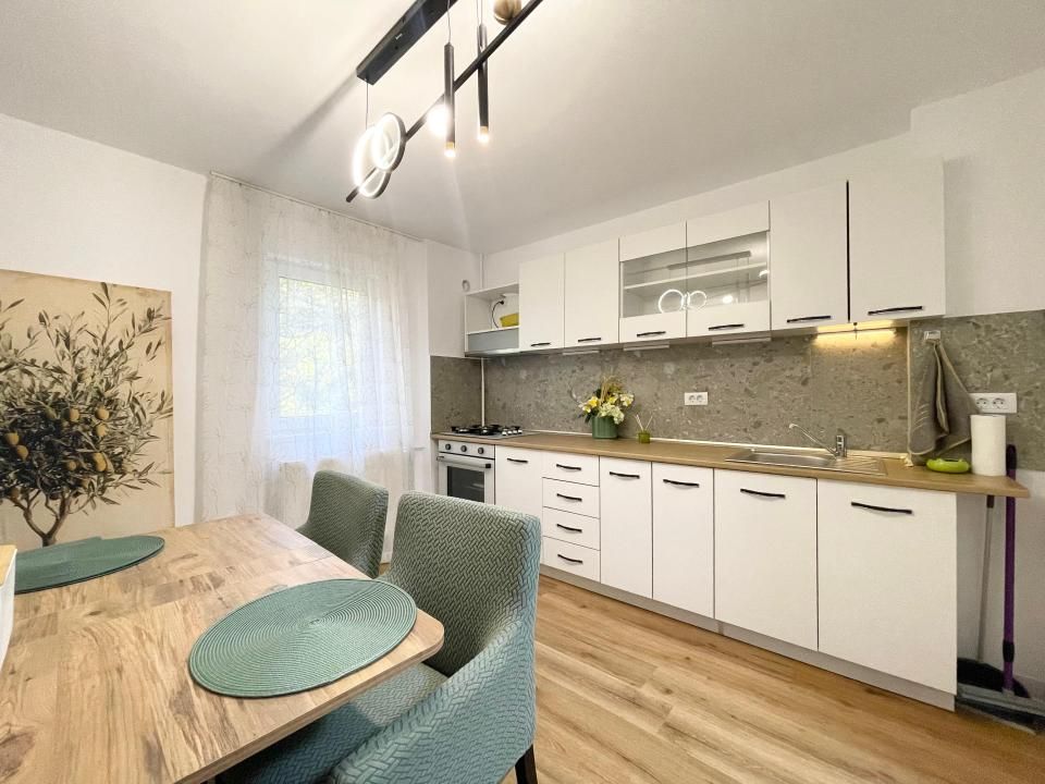 Apartament renovat complet, 2 camere, etaj 1 - Girocului – fotografia 3 din 11