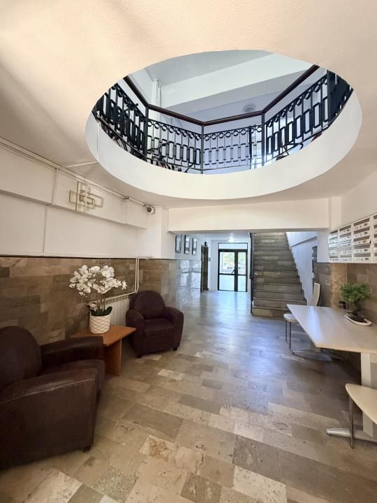 Spatiu Bulevardul Unirii/ Birouri/ 4 camere – fotografia 1 din 19