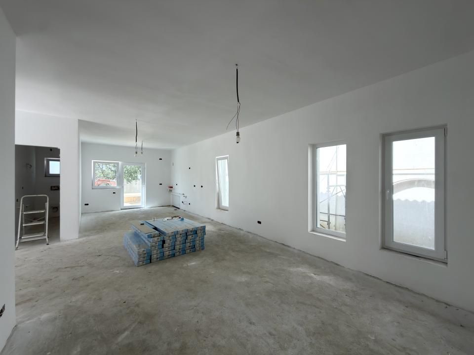 Duplex 3 camere, P+Pod, 80mp utili, 275mp  teren in Utvin – fotografia 3 din 16